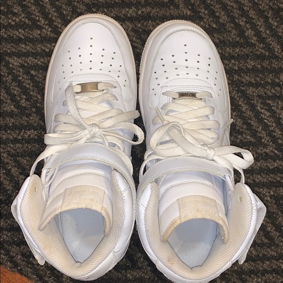 Used Air Force 1 size 8.5 - Picture 5 of 7